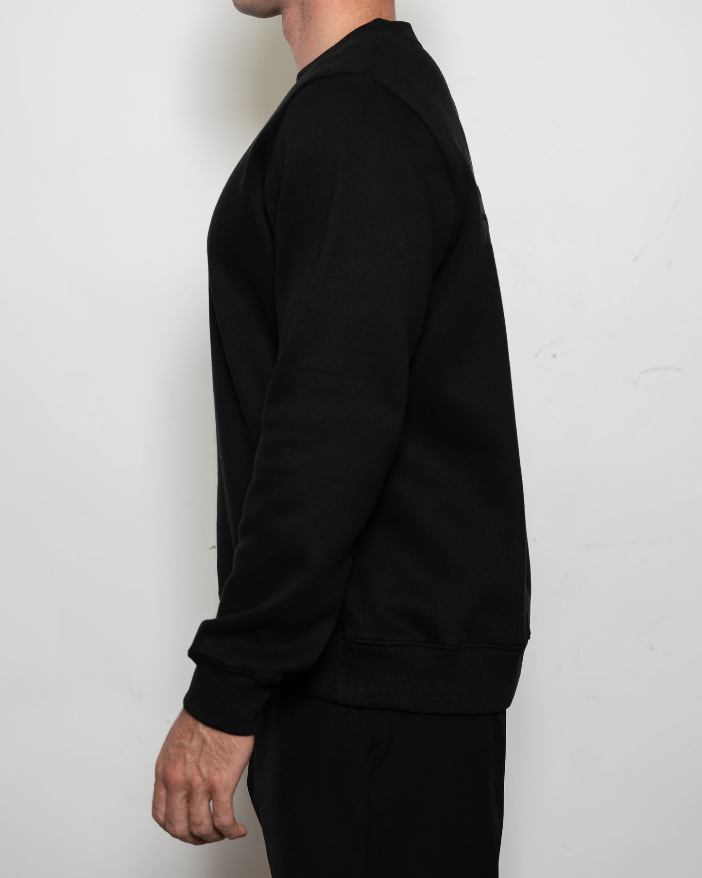 S30 STAPLE CREWNECK